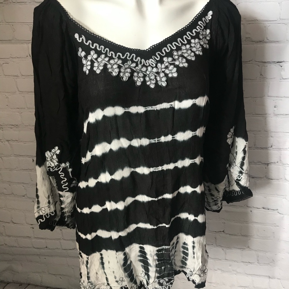 Tie dye embroidered scoop neck tunic